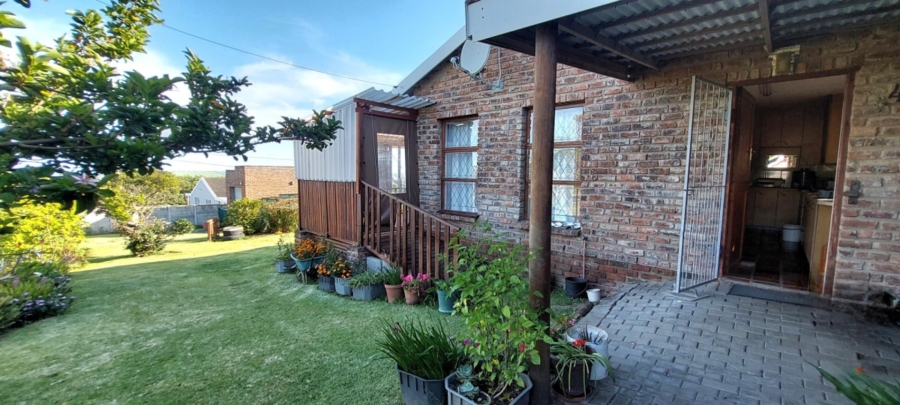 2 Bedroom Property for Sale in Sunrise On Sea Eastern Cape